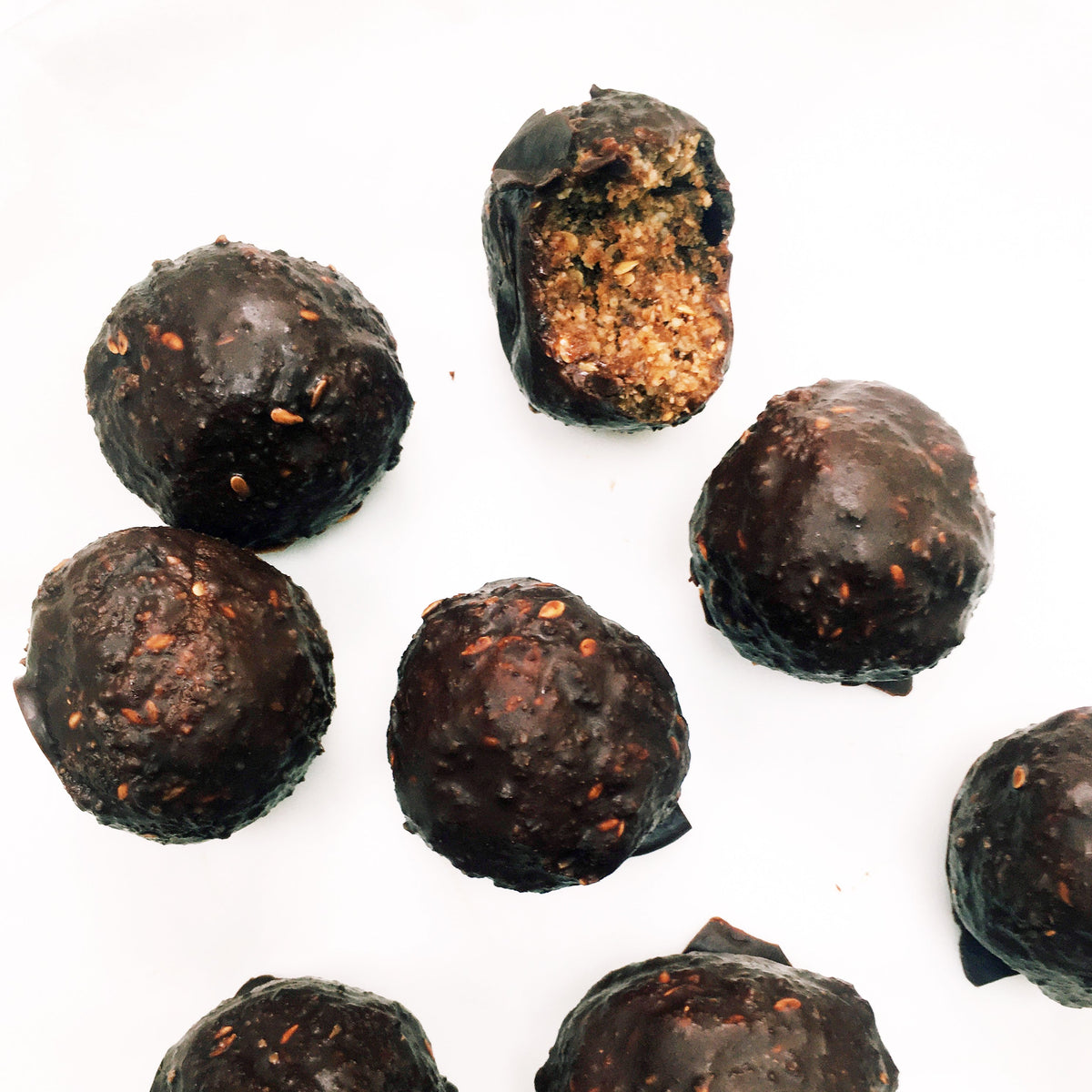 Dark chocolate ginger bites with chopped nuts