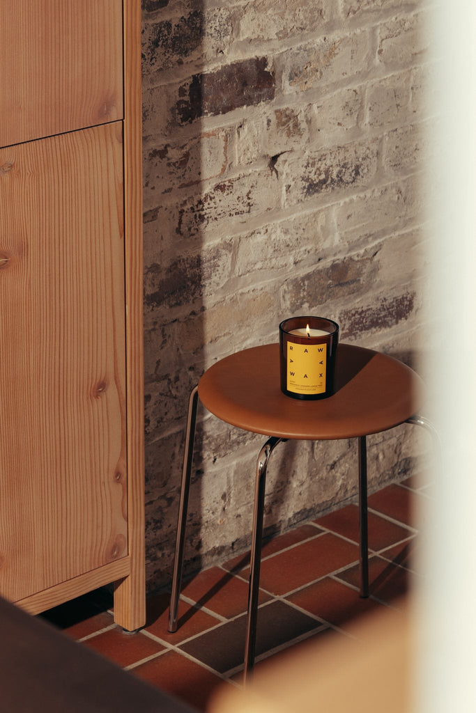 Raw Wax Scent 02 candle - bergamot, lavender and lemon tree - lifestyle